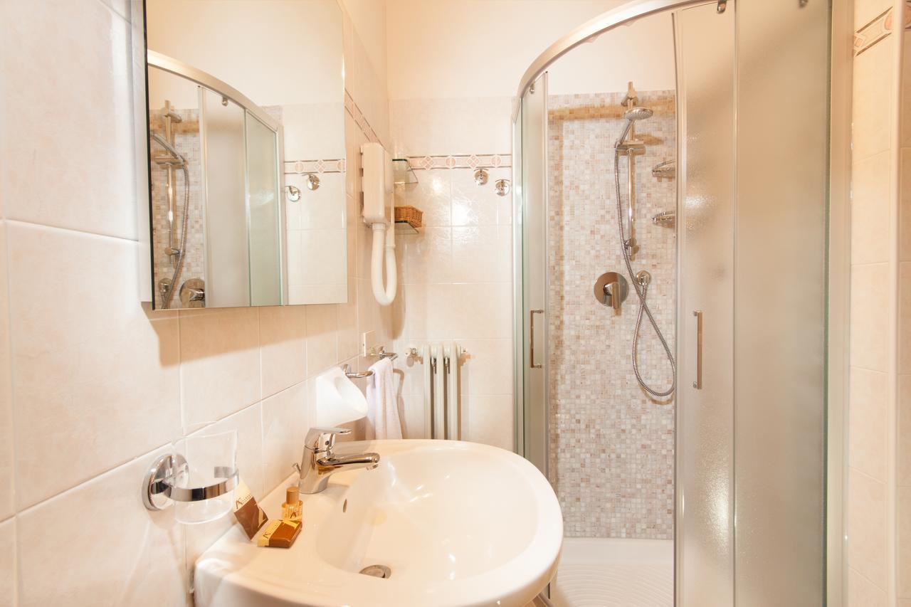 Albergo Vittoria Salsomaggiore Terme Εξωτερικό φωτογραφία