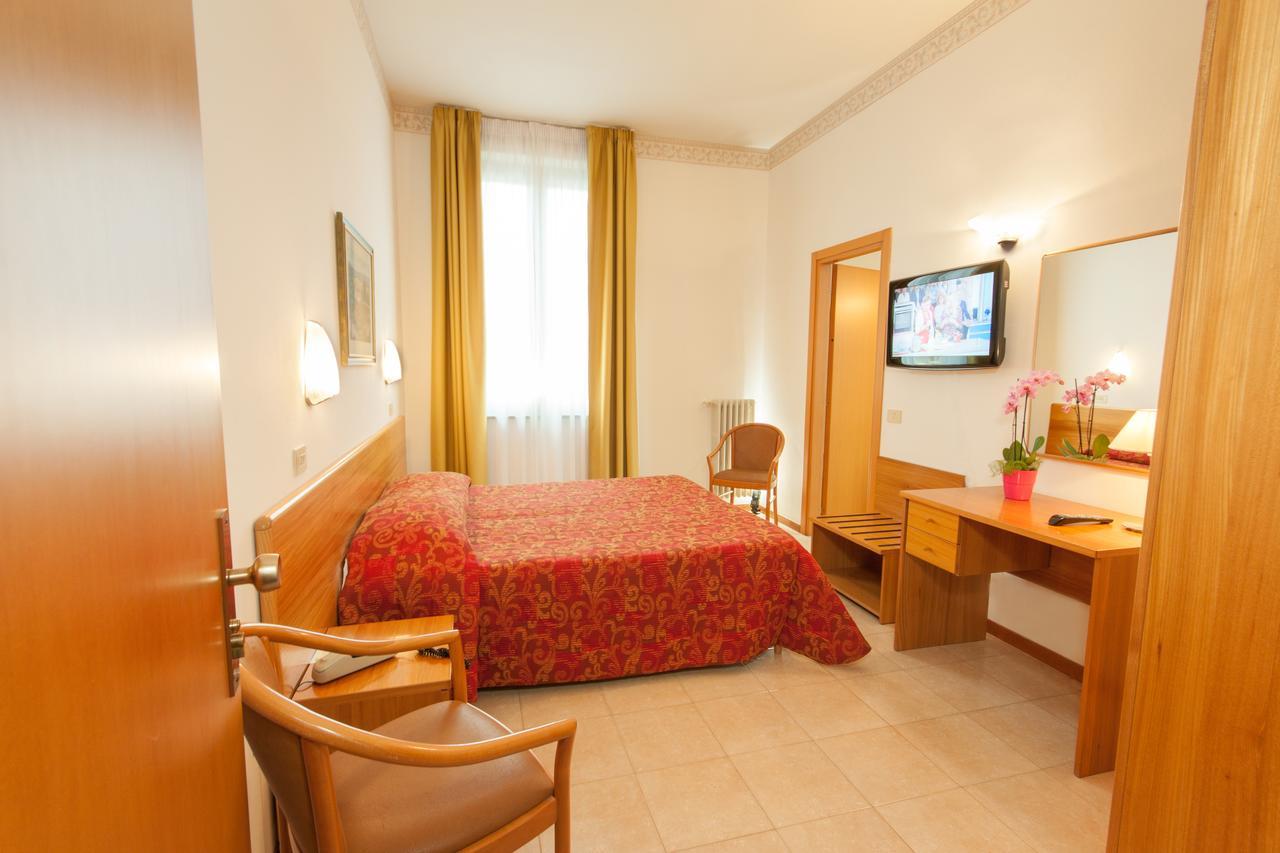 Albergo Vittoria Salsomaggiore Terme Εξωτερικό φωτογραφία